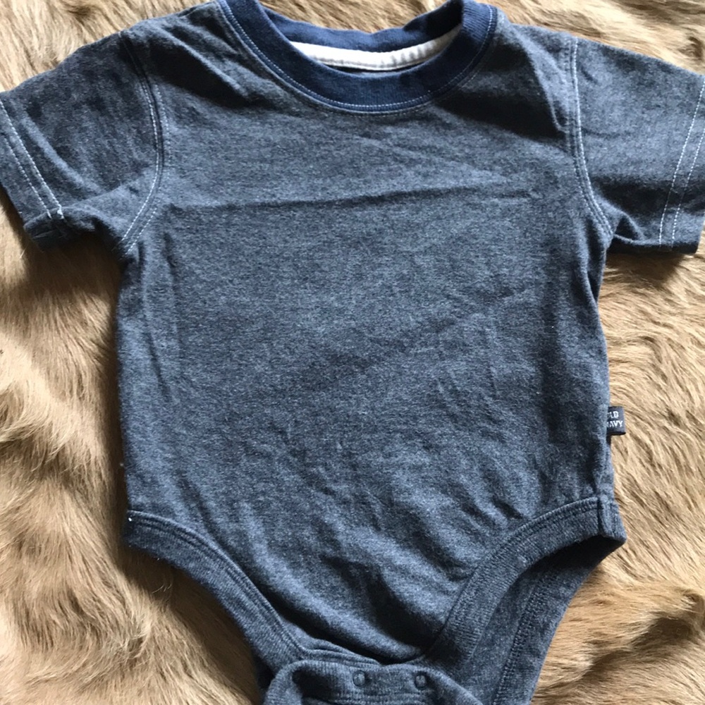 Good used condition old navy T-shirt
